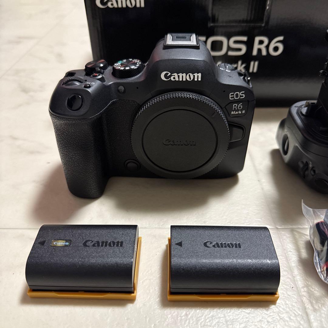 EOS R6 mark2 ボディ + バッテリーグリップ + バッテリー2個