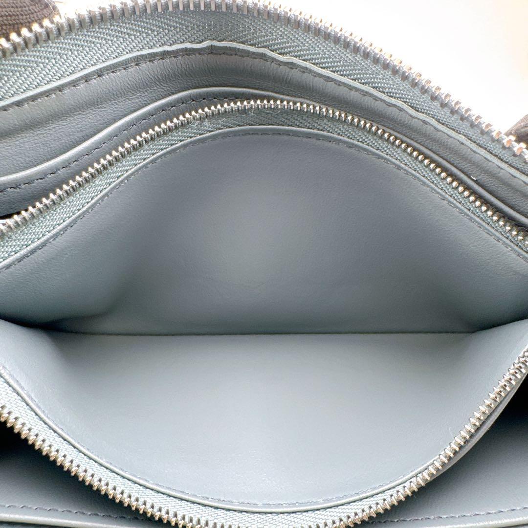 希少 ルイヴィトン ジッピー ウォレット モノグラム クッサン エンボス ブルー