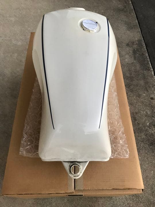 値下げ‼️ ヤマハRZ250純正タンク初期型4L3