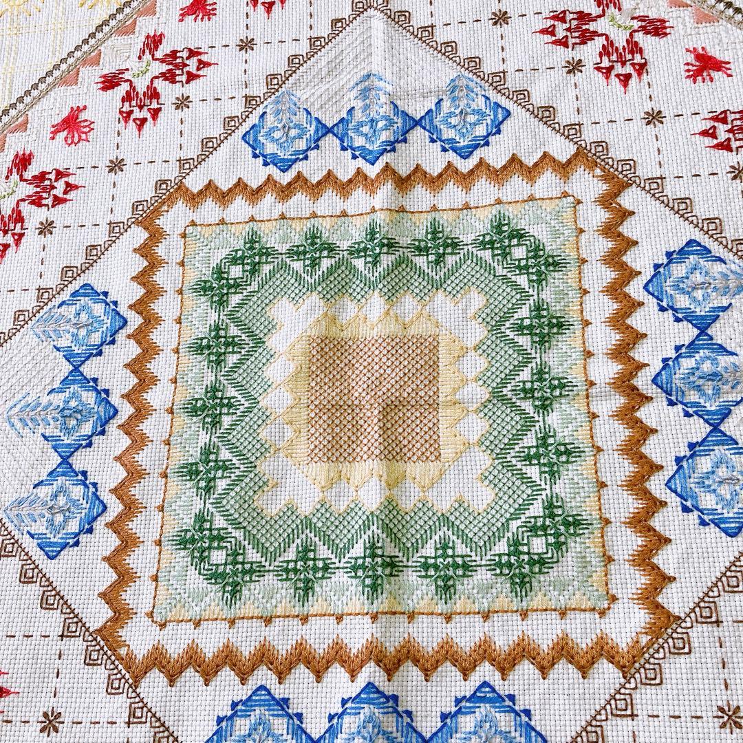 戸塚刺繍　テーブルクロス　テーブルセンター