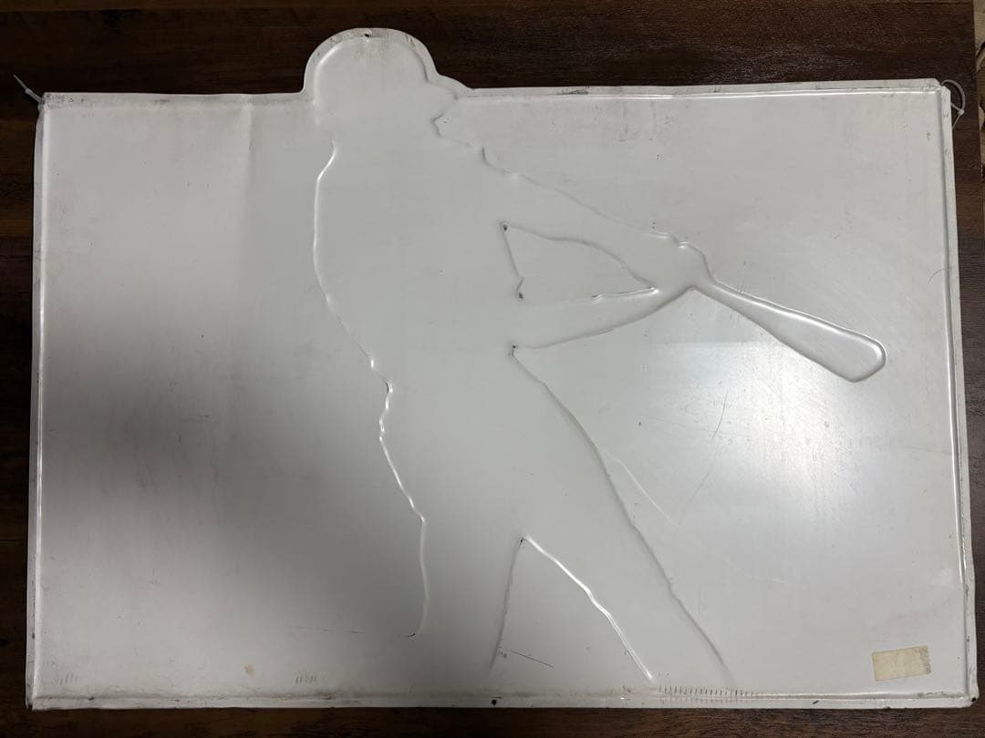 野球選手の形をしたバドワイザーの ヴィテージブリキ看板