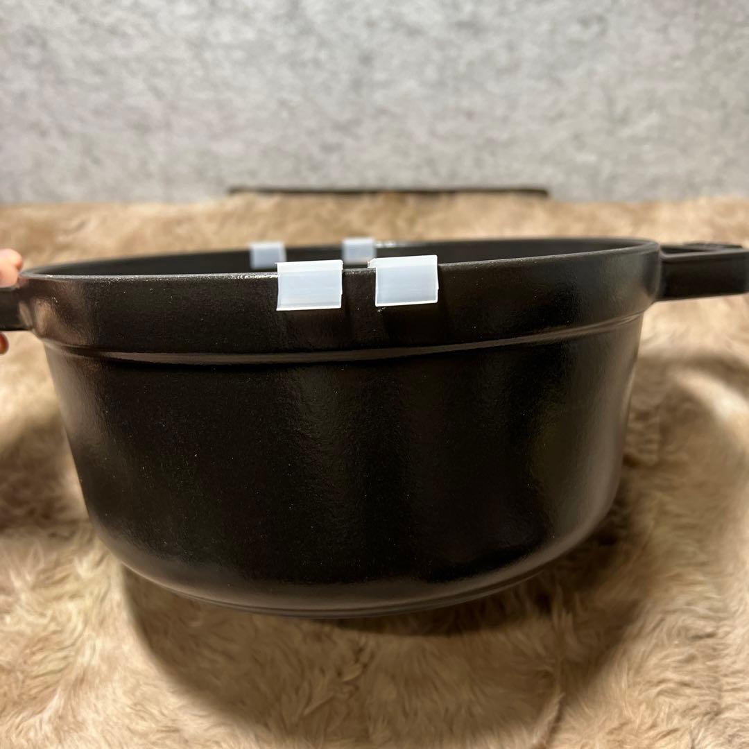 【新品】staub ストウブ 「ピコ ココット ラウンド ブラック 22cm」