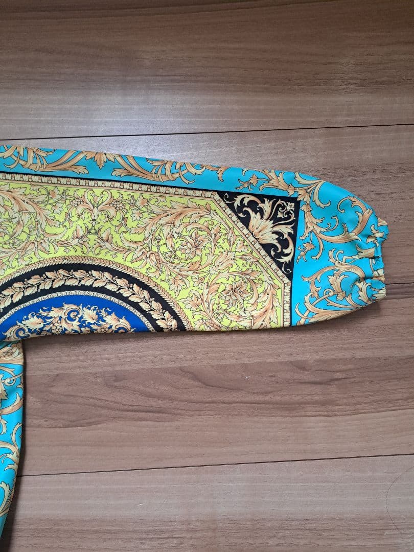 VERSACE 　パーカー　6A(116㎝)