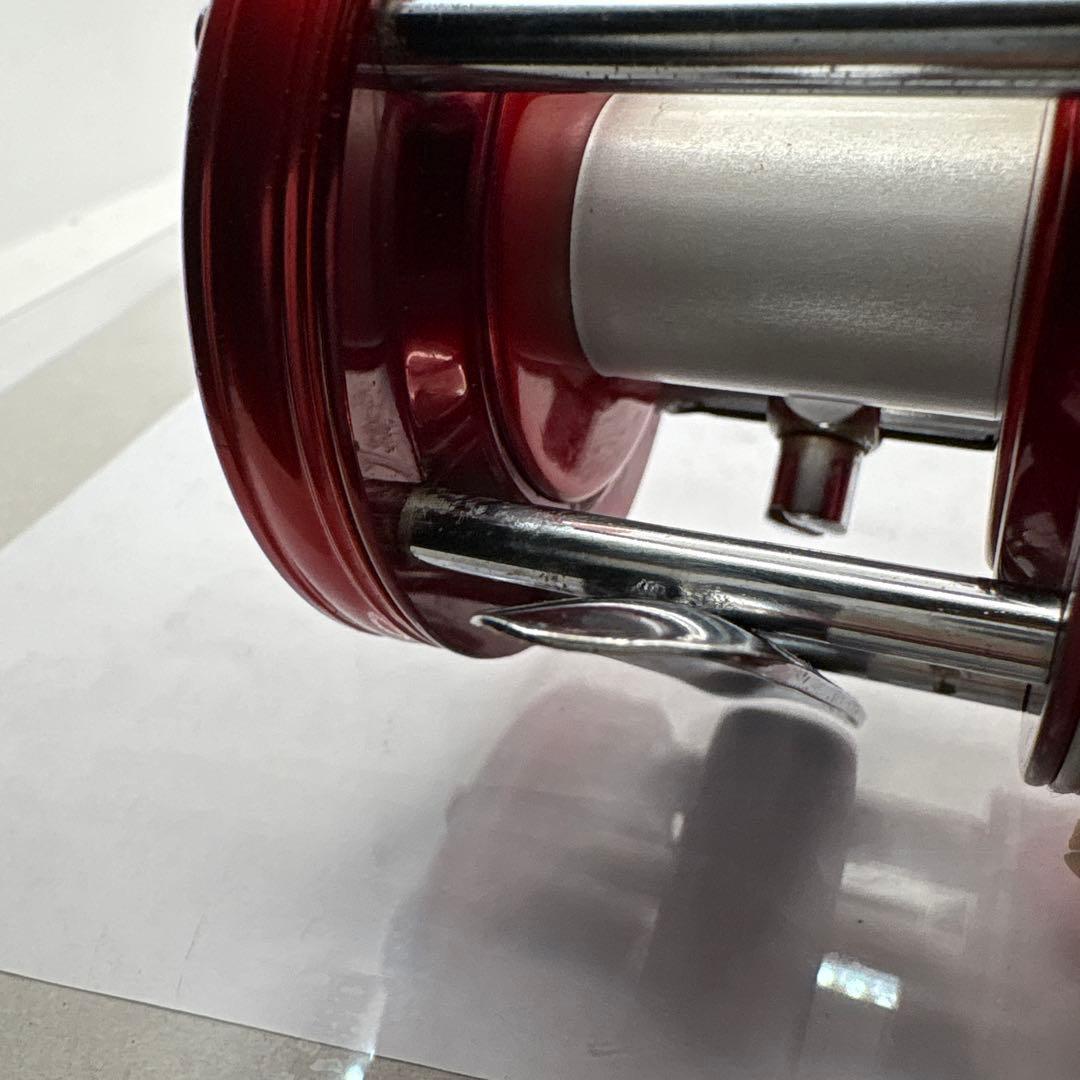 ABU Ambassadeur 5000 レッドベイトリール