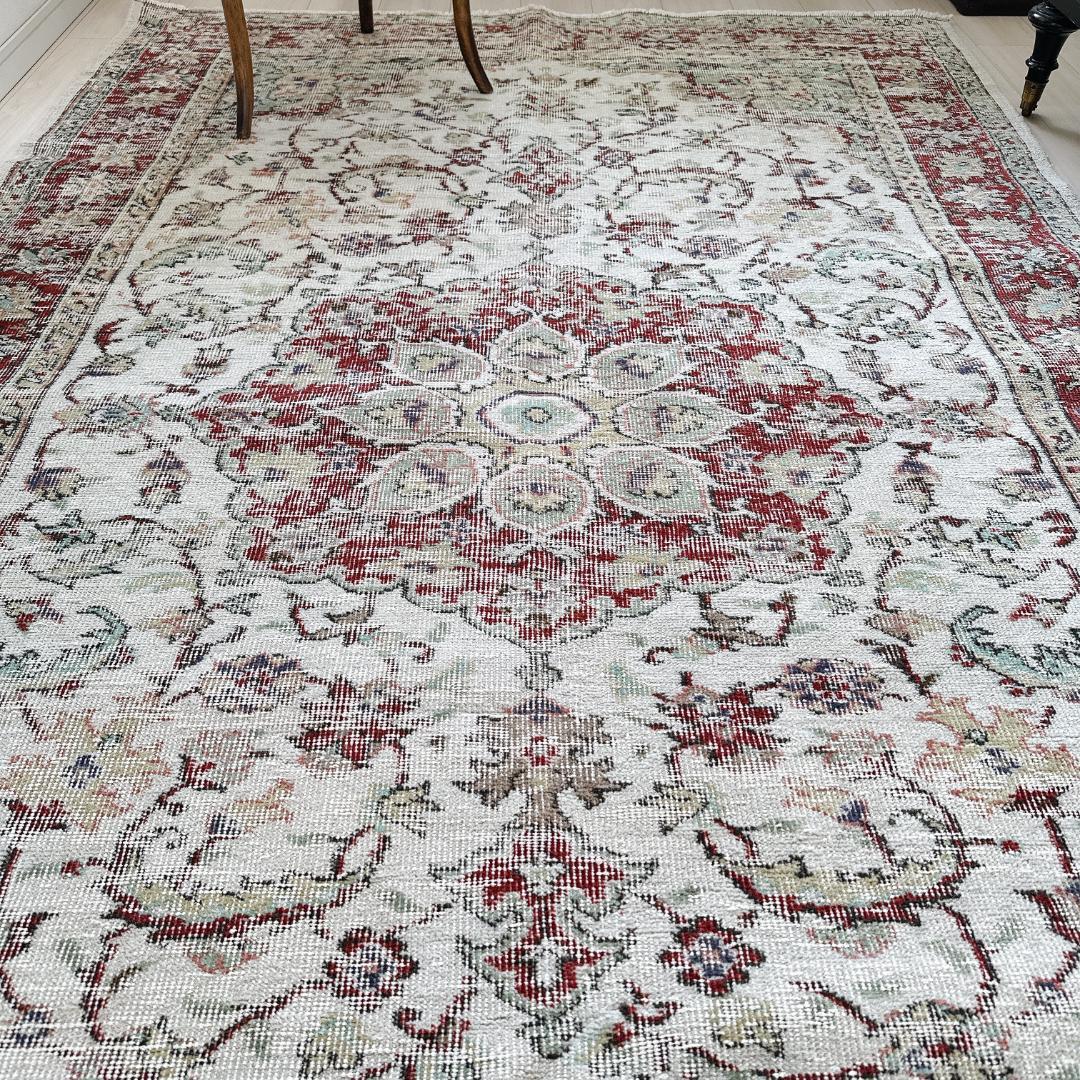 トルコ ヴィンテージラグ A124 レア 超大判 ダークレッド クリーム ミント