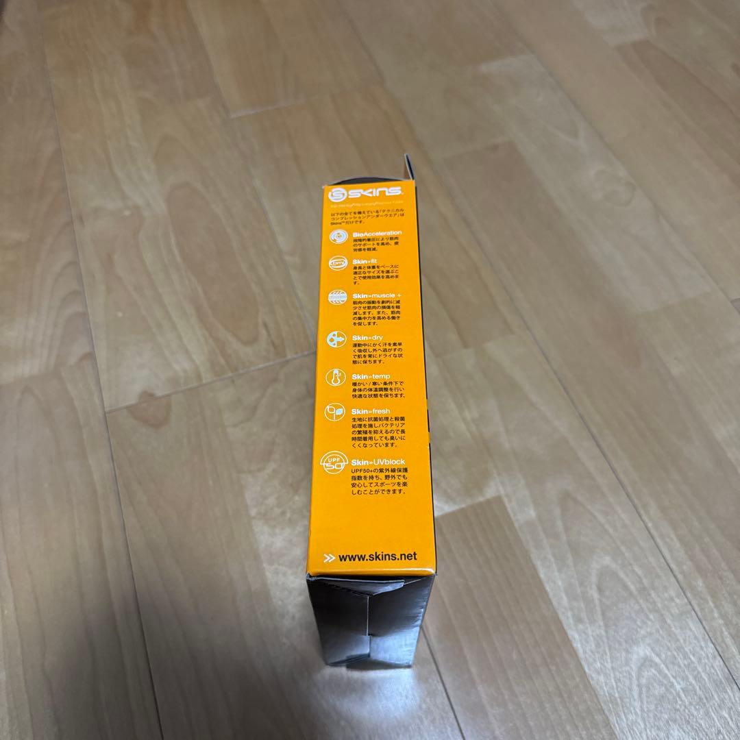 SKINS  インナー　ロングタイツMサイズ