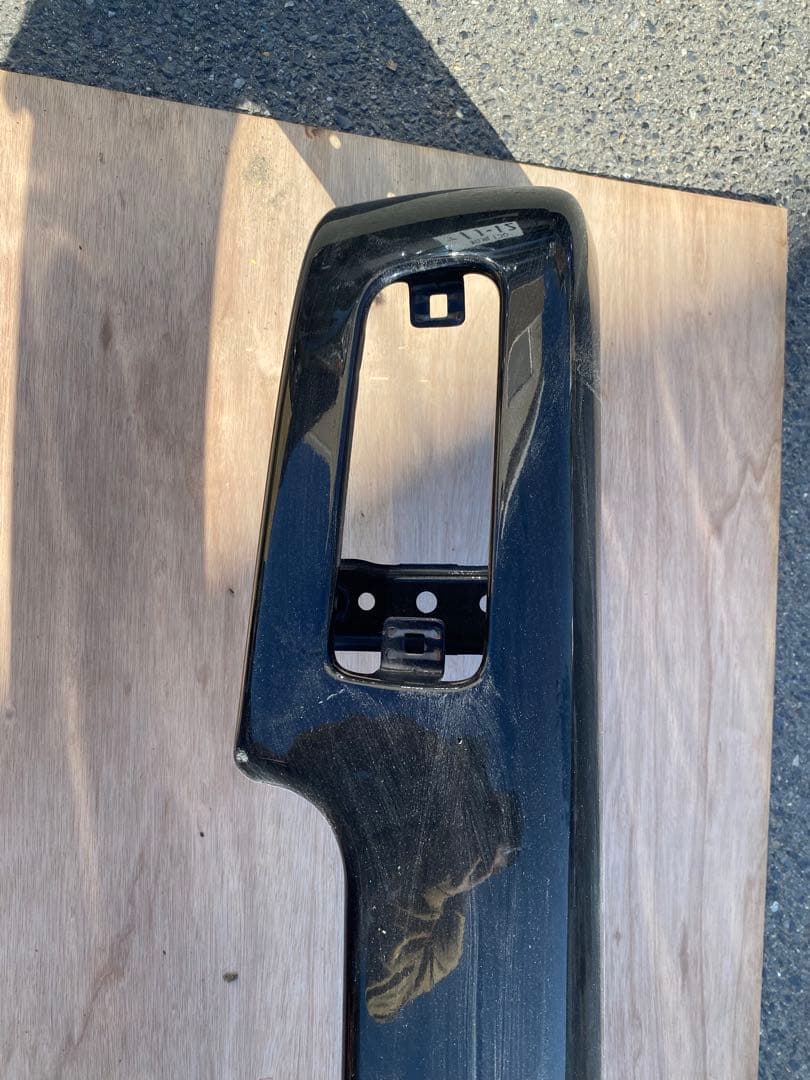 185ハイラックスサーフ フロントバンパー