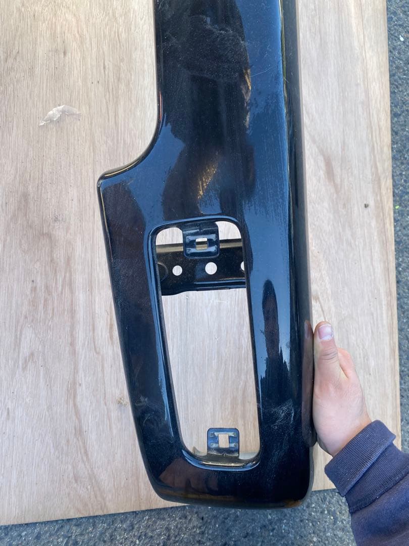 185ハイラックスサーフ フロントバンパー