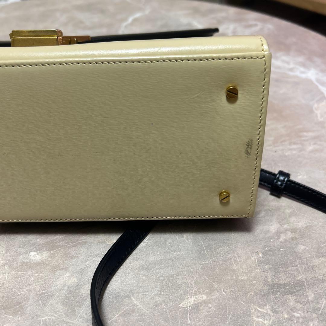 Saint Laurent カサンドラ ハンドバッグ 白黒