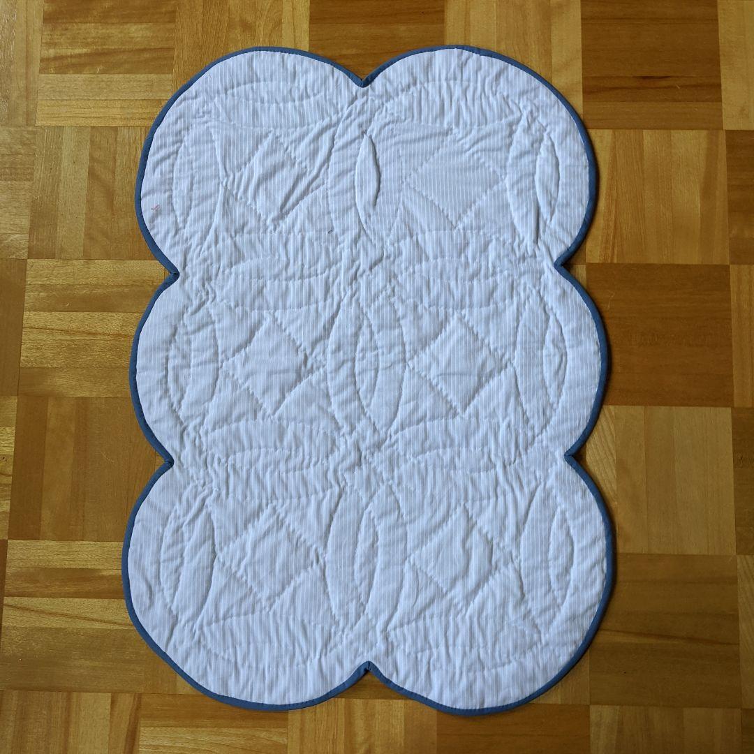 パッチワーク　ベッドカバーとマット