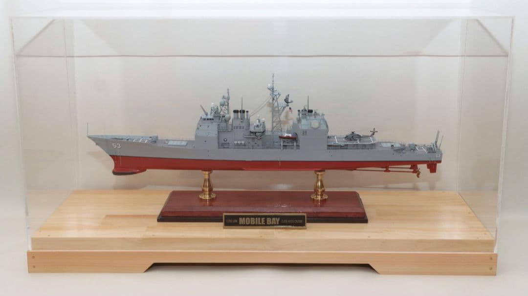 ドラゴン製USSイージス巡洋艦モービルベイ　完成品　アクリル製ケース付　プラ模型