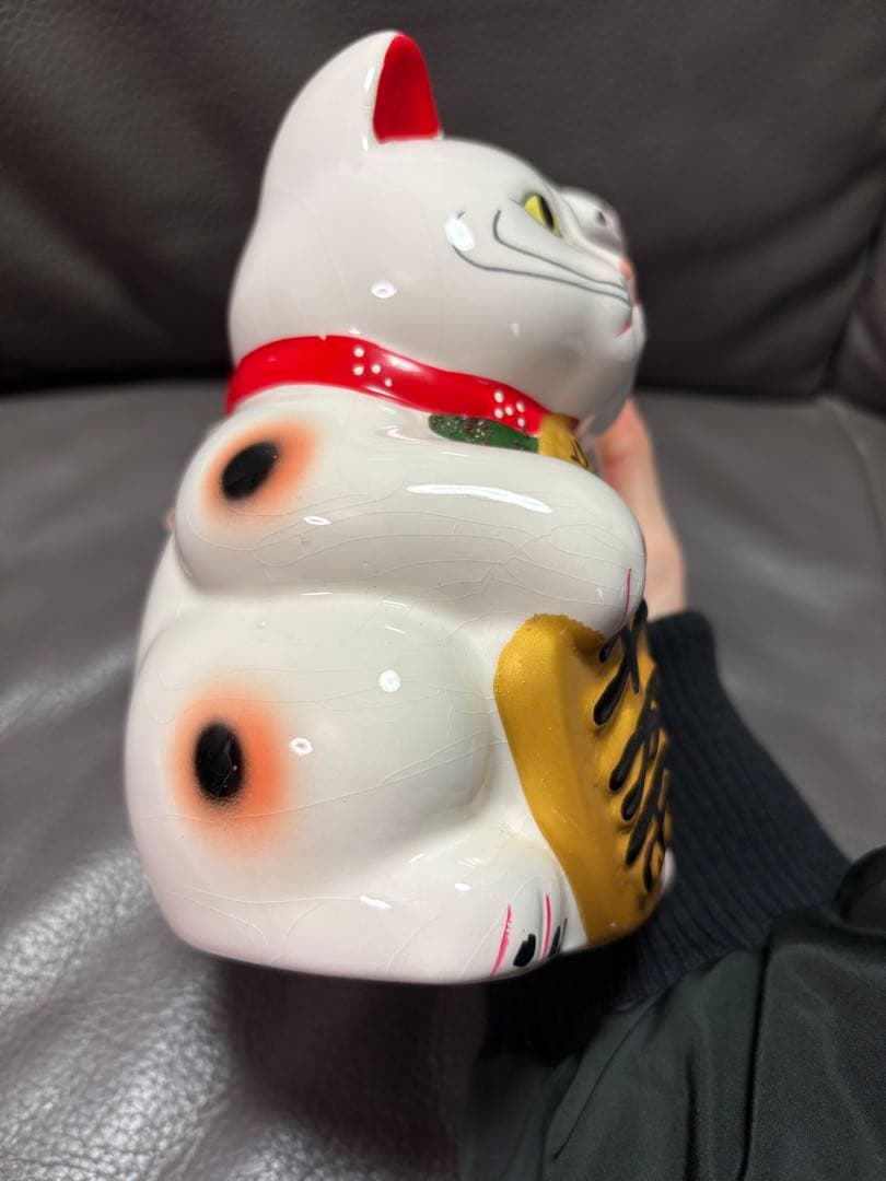 白い招き猫　置物