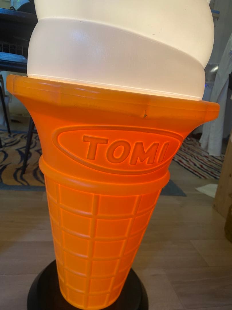 加*士様 TOMI アイスクリーム型ライト