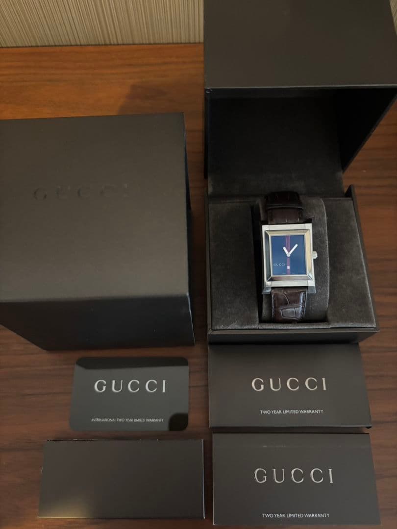 GUCCI スクエア レザーベルト 時計