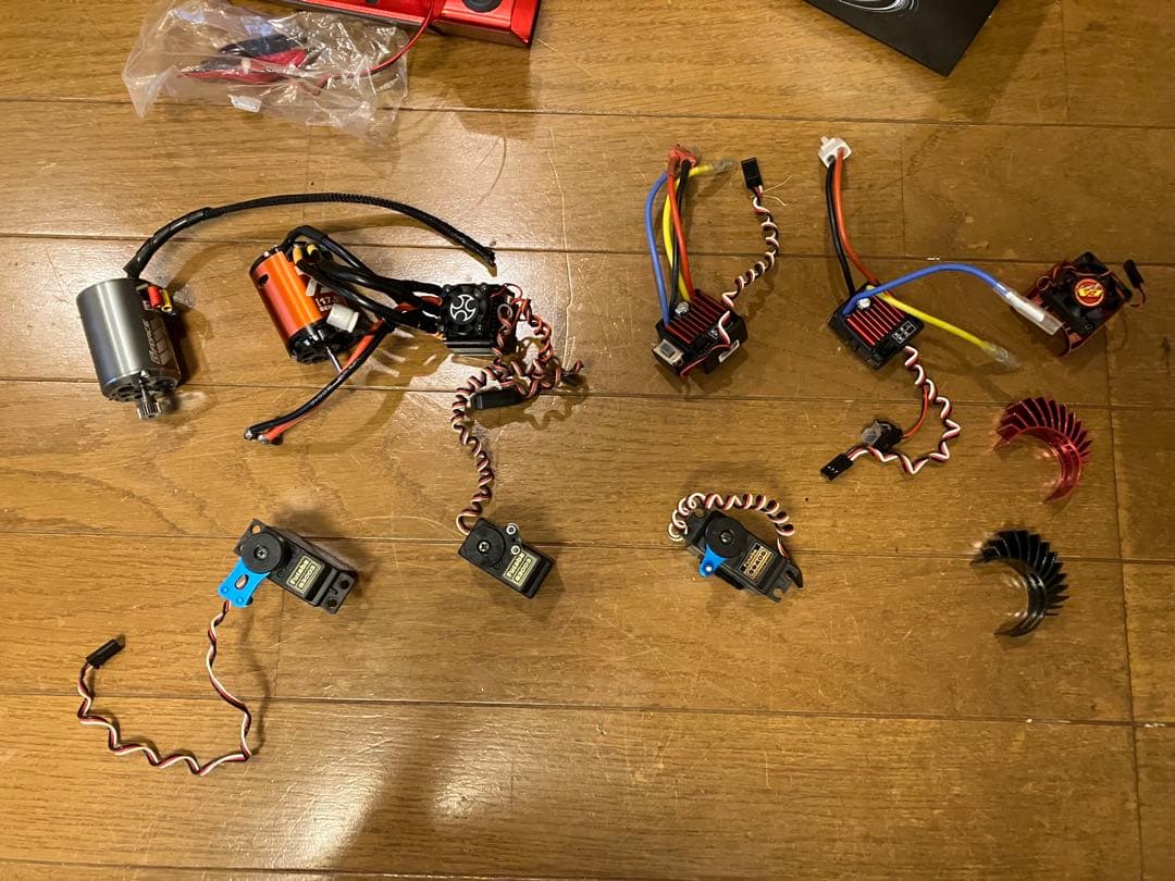 ブラシレスモーター＆アンプ他パーツ
