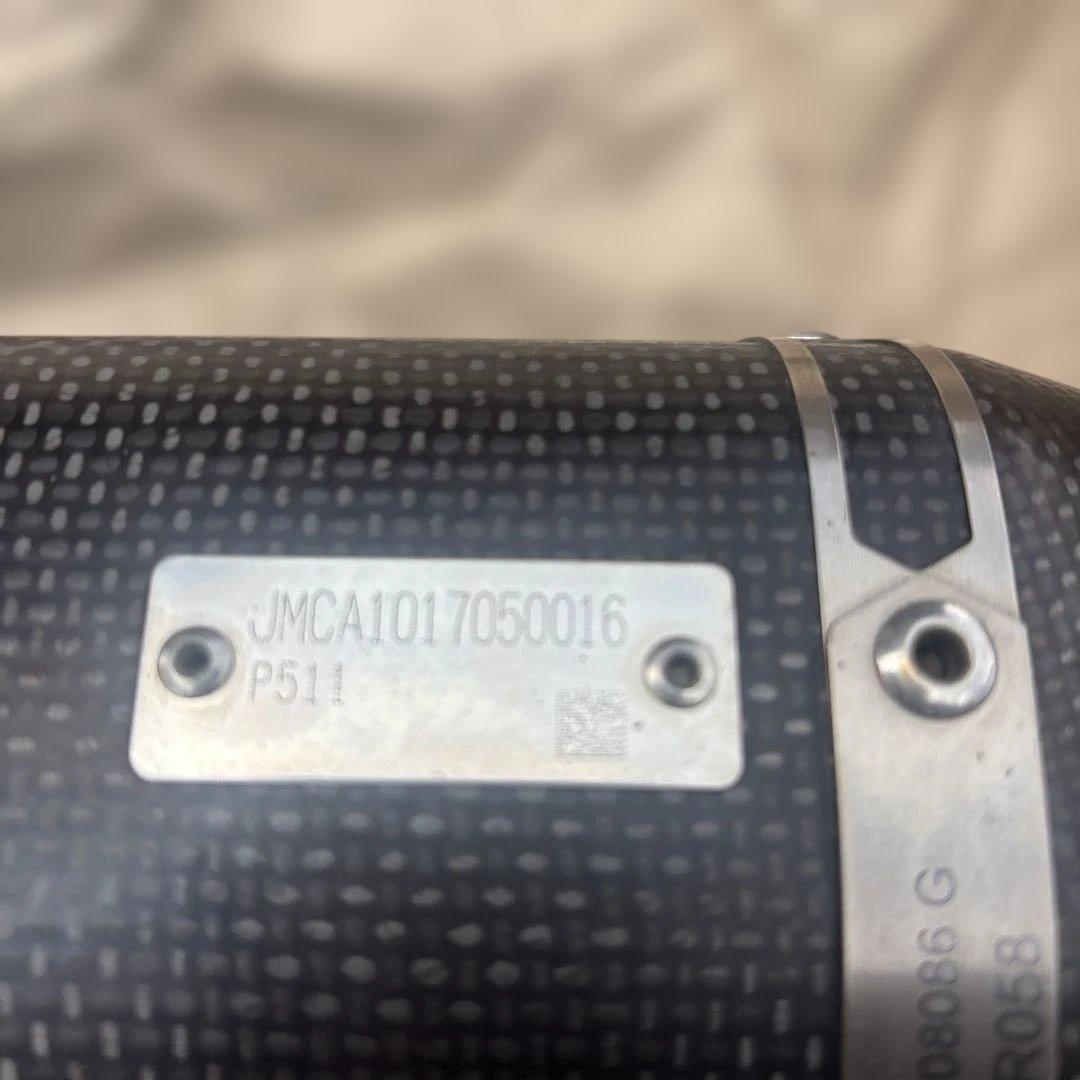 AKRAPOVIČ カーボンファイバー マフラー