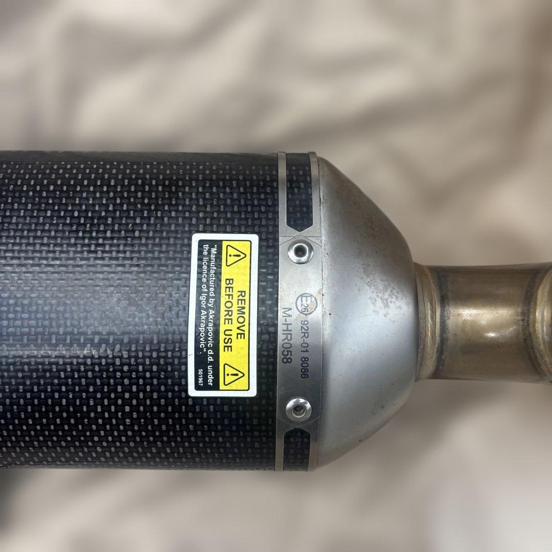 AKRAPOVIČ カーボンファイバー マフラー