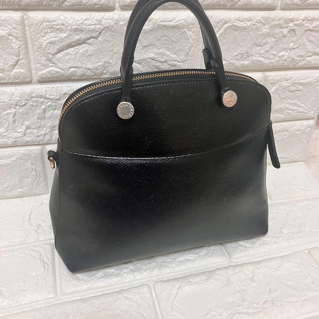 FURLA ハイパーM ショルダーバック　ブラック