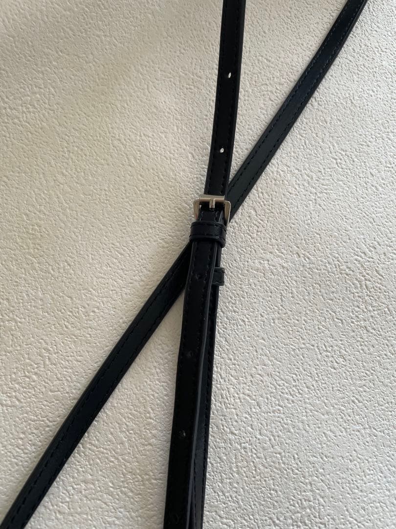 【YAHKI（ヤーキ）】ラウンドショルダーレザーバッグ　BLACK