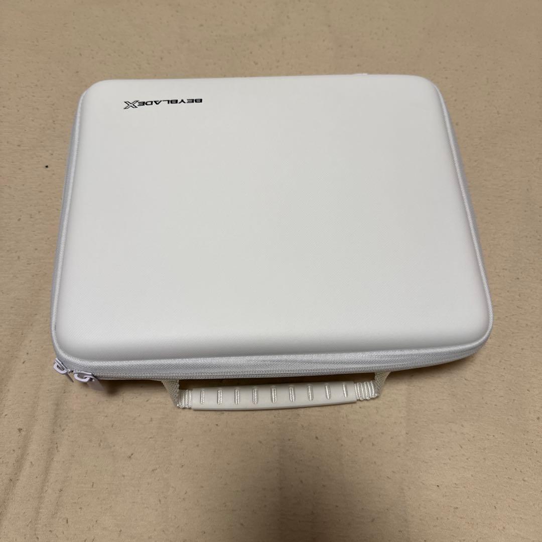 ほぼ新品　ベーブレードx 12個　まとめ売り　ベイバトルパス•ケース付き