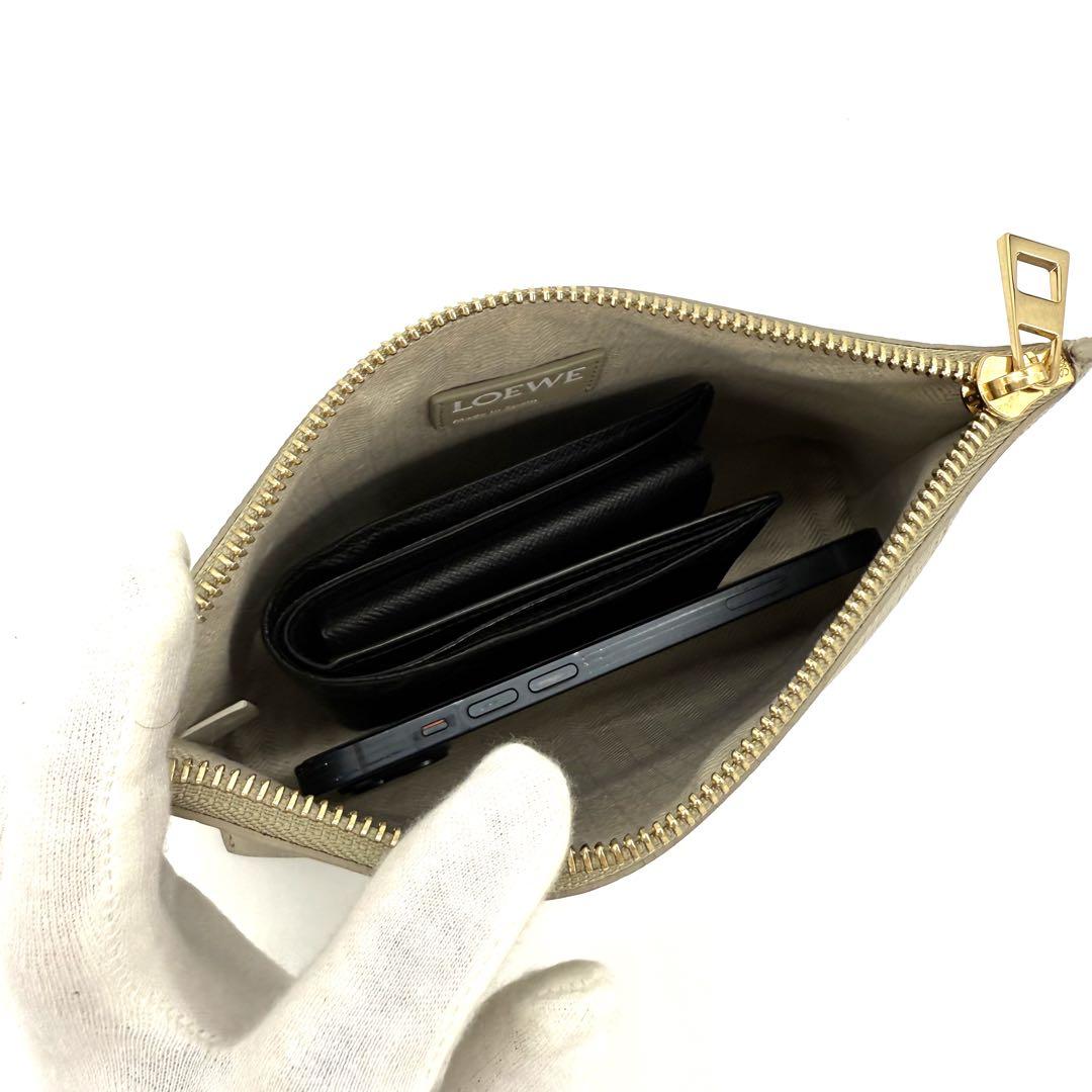 ★未使用級★LOEWE ロエベ クラッチバッグ 自立 リネン アナグラム トープ