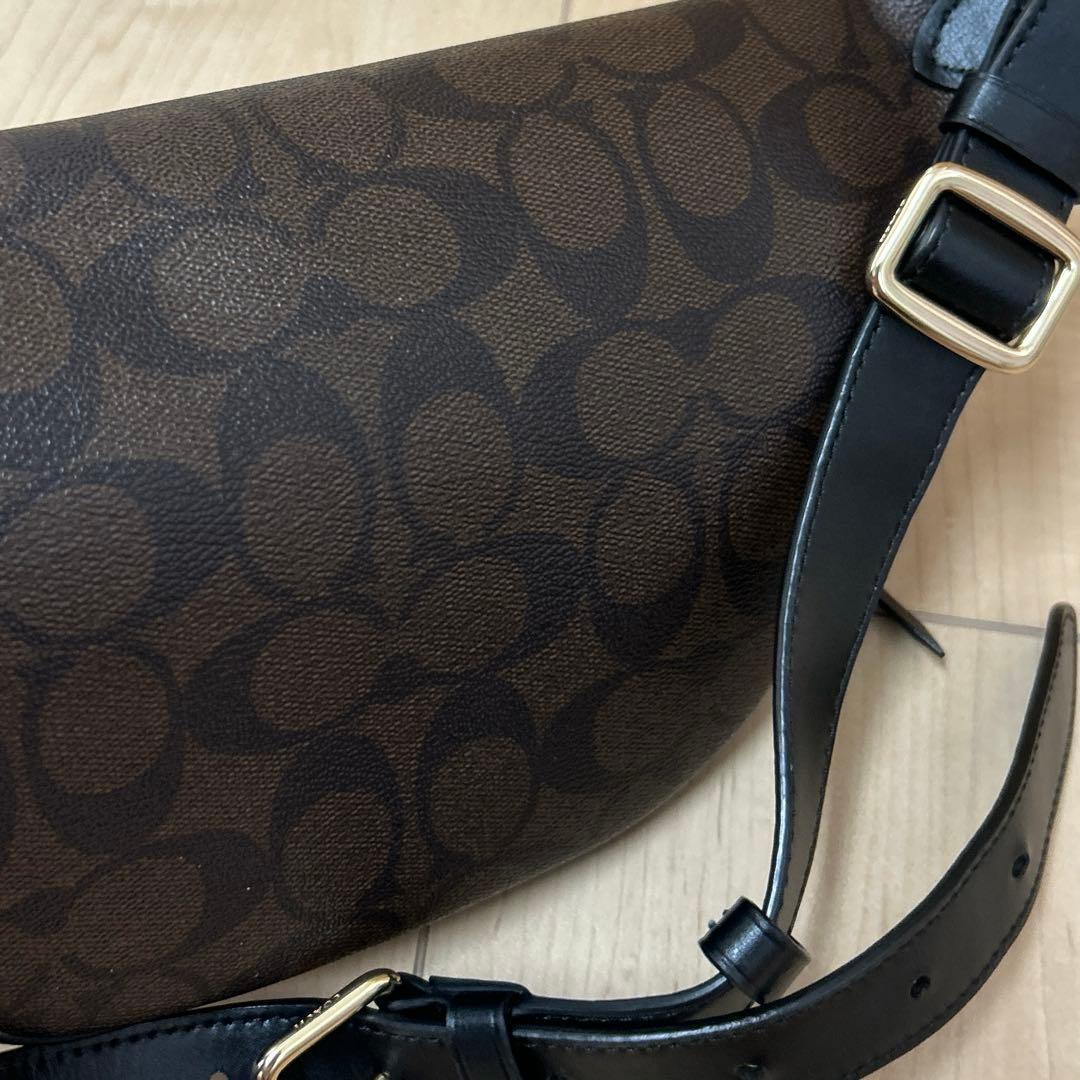 とと　コーチPVCレザーウエストポーチ