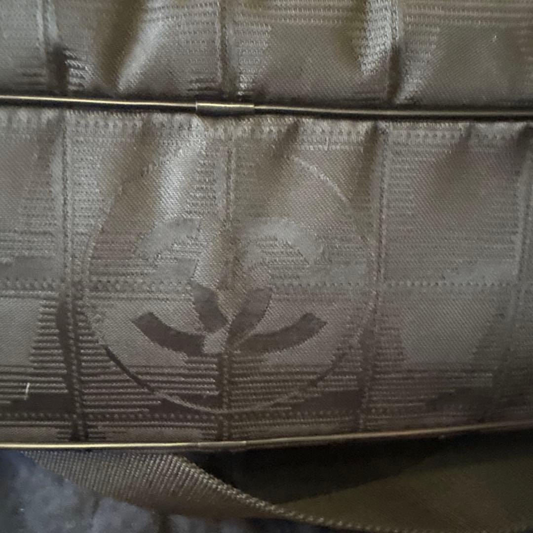 CHANEL ニュートラベルラインショルダーバッグ