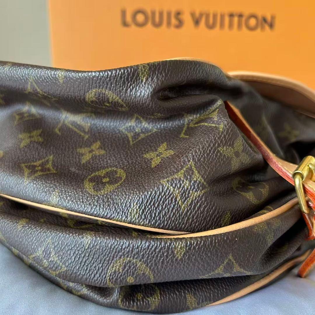 Louis Vuitton ソミュール35 メッセンジャーバッグ モノグラム