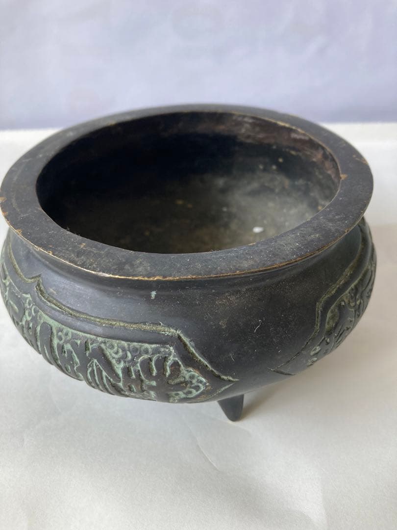 古香炉，古董，「大明宣德互部侍朗趙仲之監製」在銘，旧家藏出。