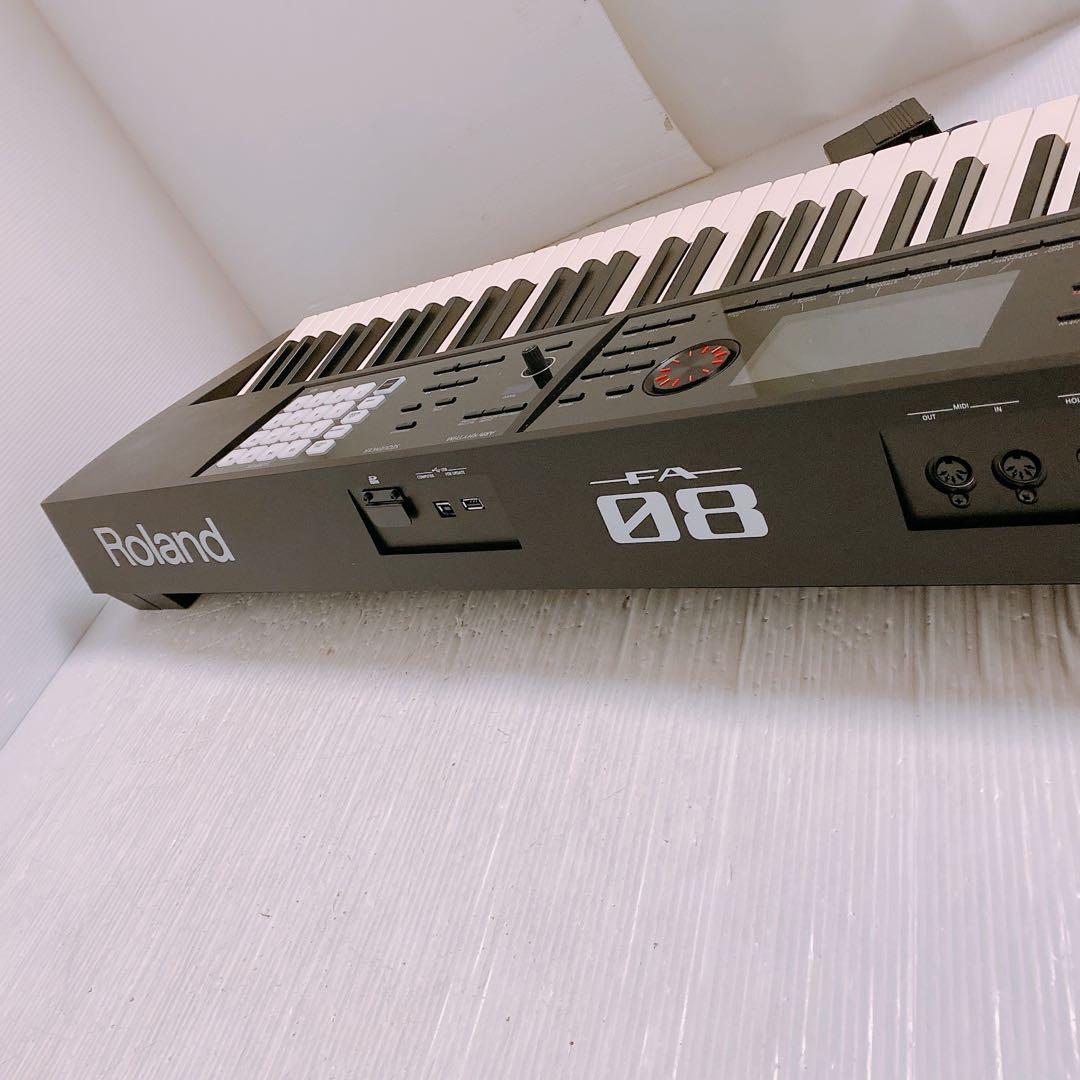 Roland FA-08 シンセサイザー