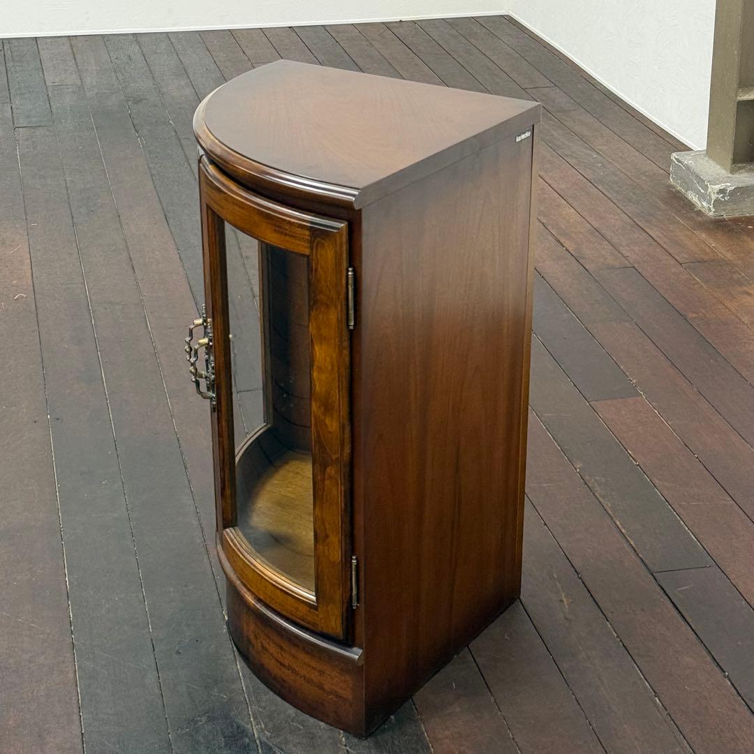 H21K20c カリモク コロニアル ガラスコーナーキャビネット