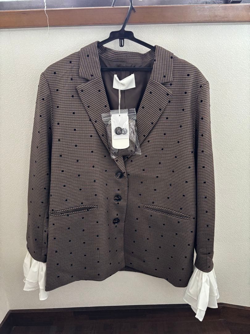 Chico 【yuzuコラボ企画】取外し可 / 袖フリルオーバージャケット