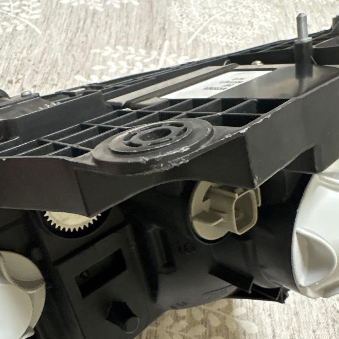 三菱ふそう　ファイター　ヘッドライト　左　ディスチャージ　たもつ