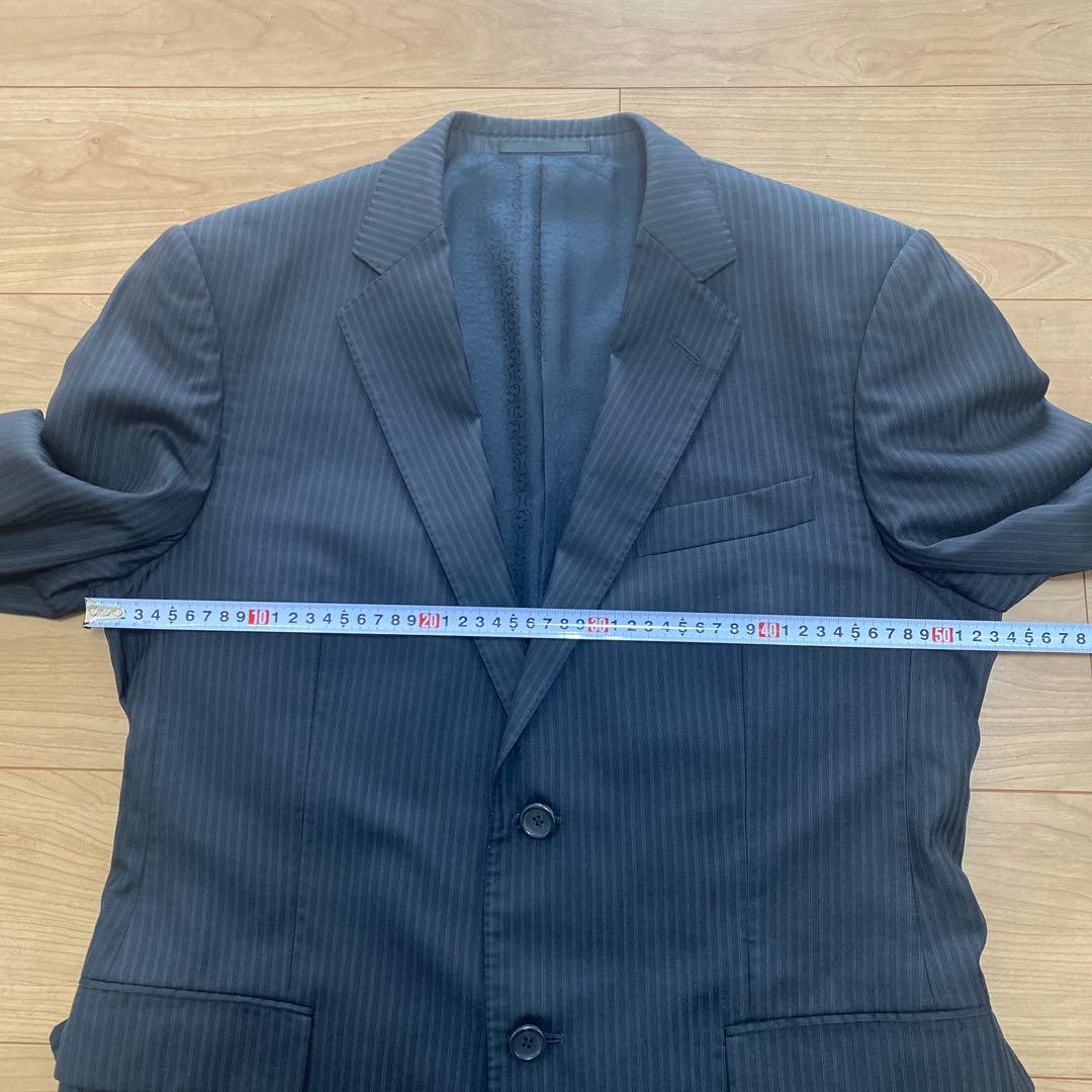 GUCCIストライプスーツブラックにネイビーストライプ52