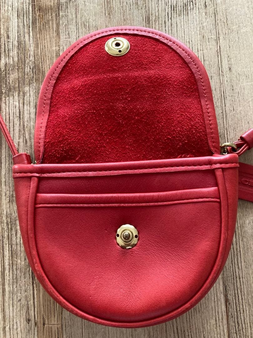 レッドレザーショルダーバッグ