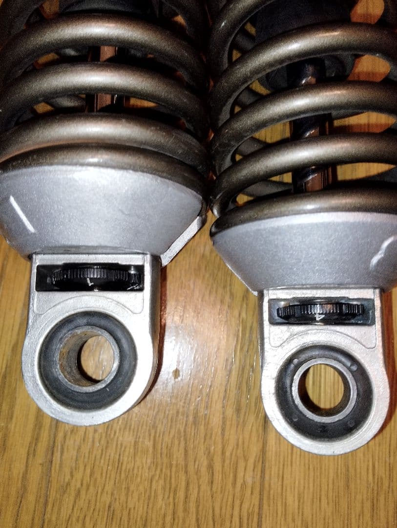 ゆう、ＫＹＢ TGS350B リアショック Z2 Z1 sr tw CB