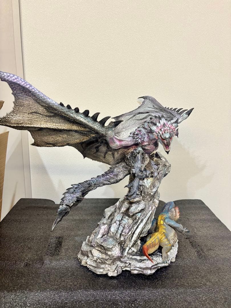 モンスターハンター フィギュア リオレウス希少種 ガレージキット