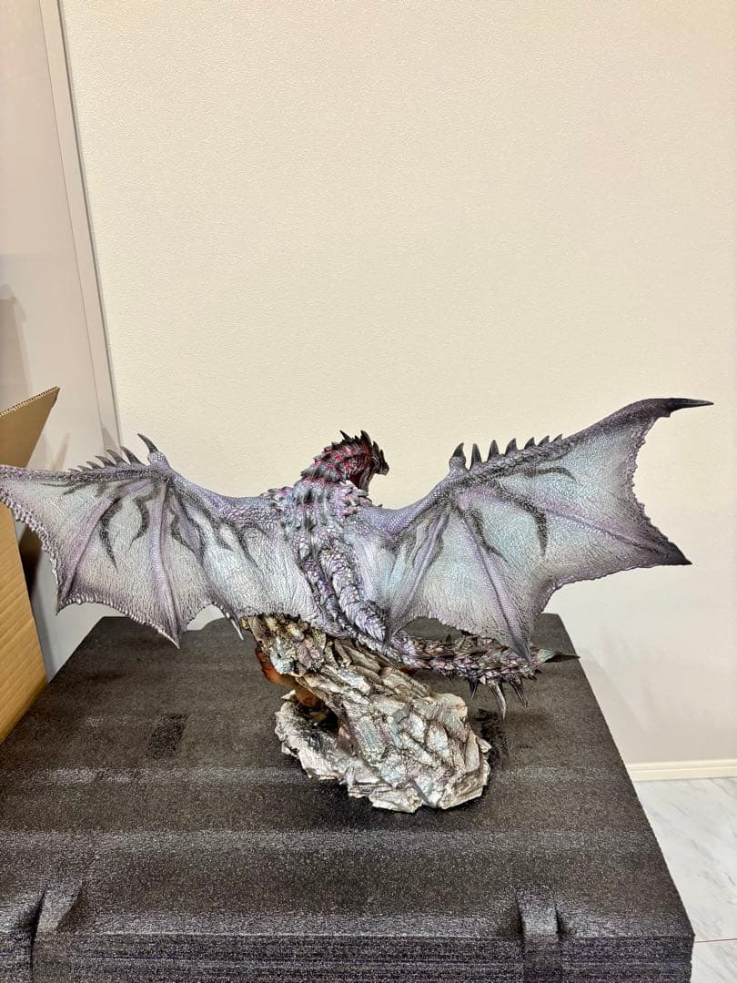 モンスターハンター フィギュア リオレウス希少種 ガレージキット