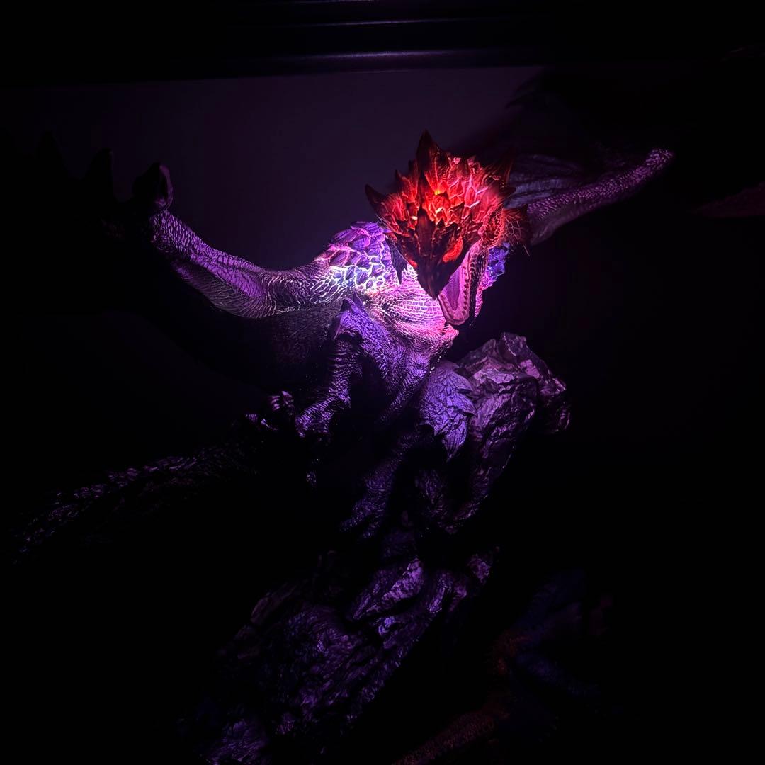 モンスターハンター フィギュア リオレウス希少種 ガレージキット