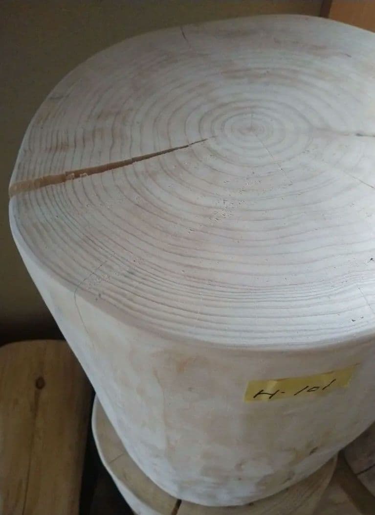 【H-101】 ヒノキ　檜　丸太　椅子　イス　テーブル　花台　飾り台　送料無料