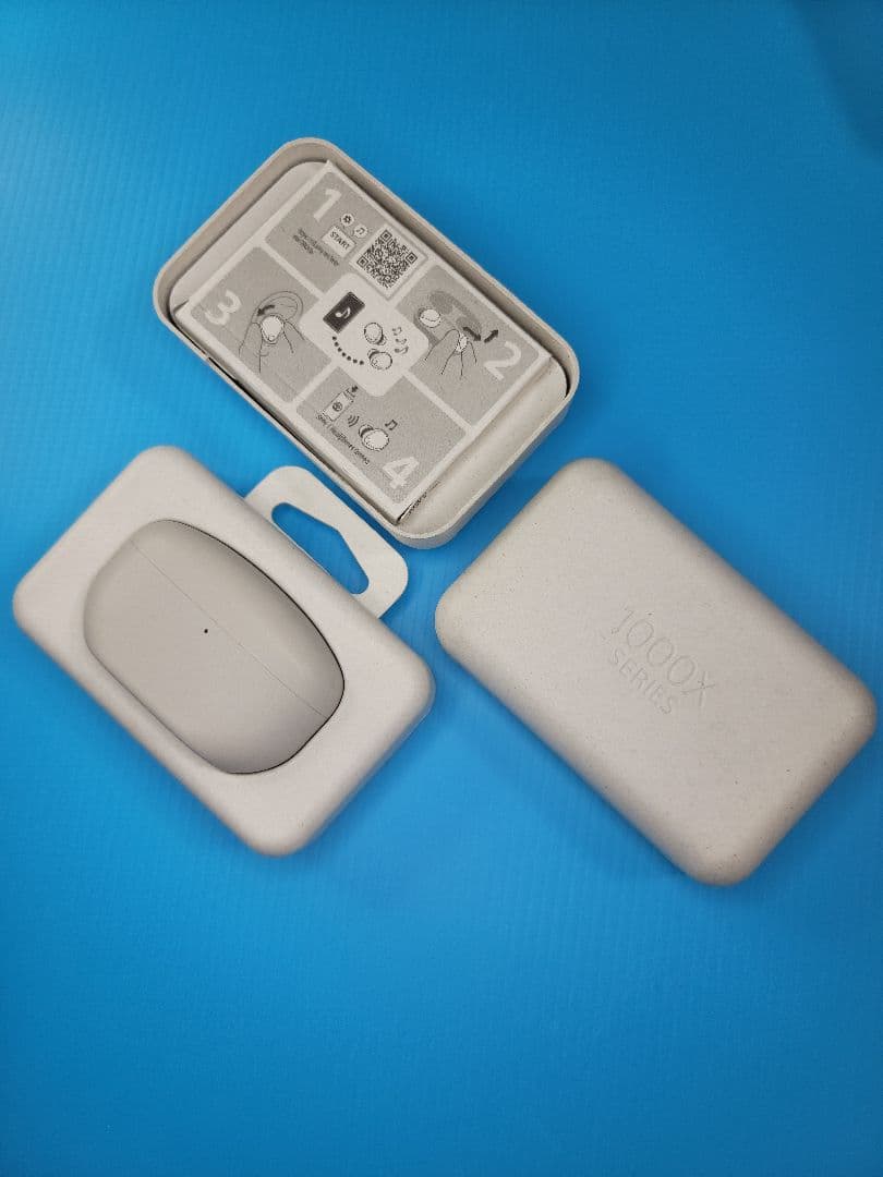 【美品】SONY WF-1000XM5（S）プラチナシルバー