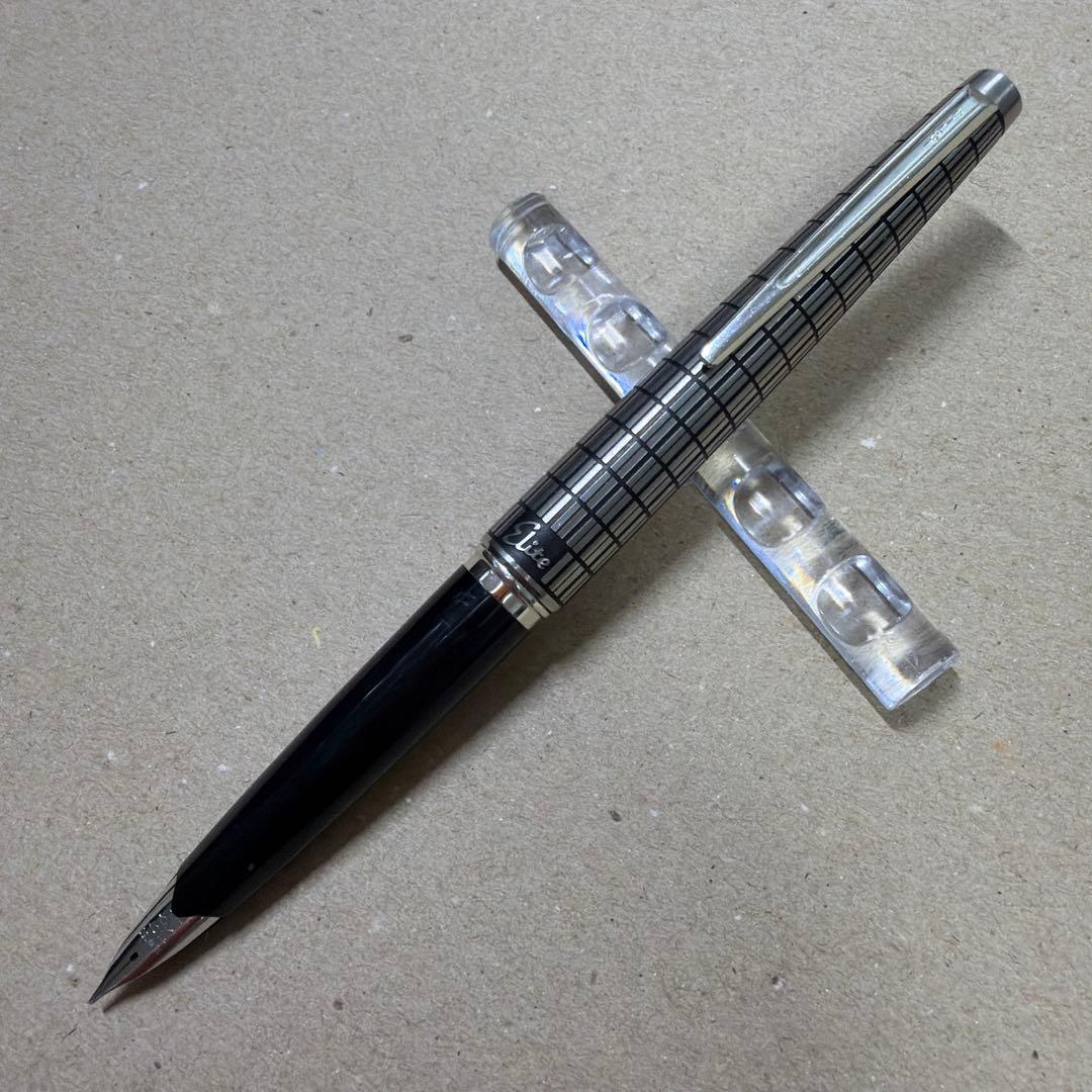 廃盤 パイロット Elite エリート 格子 万年筆 18K 750 M 蝕刻