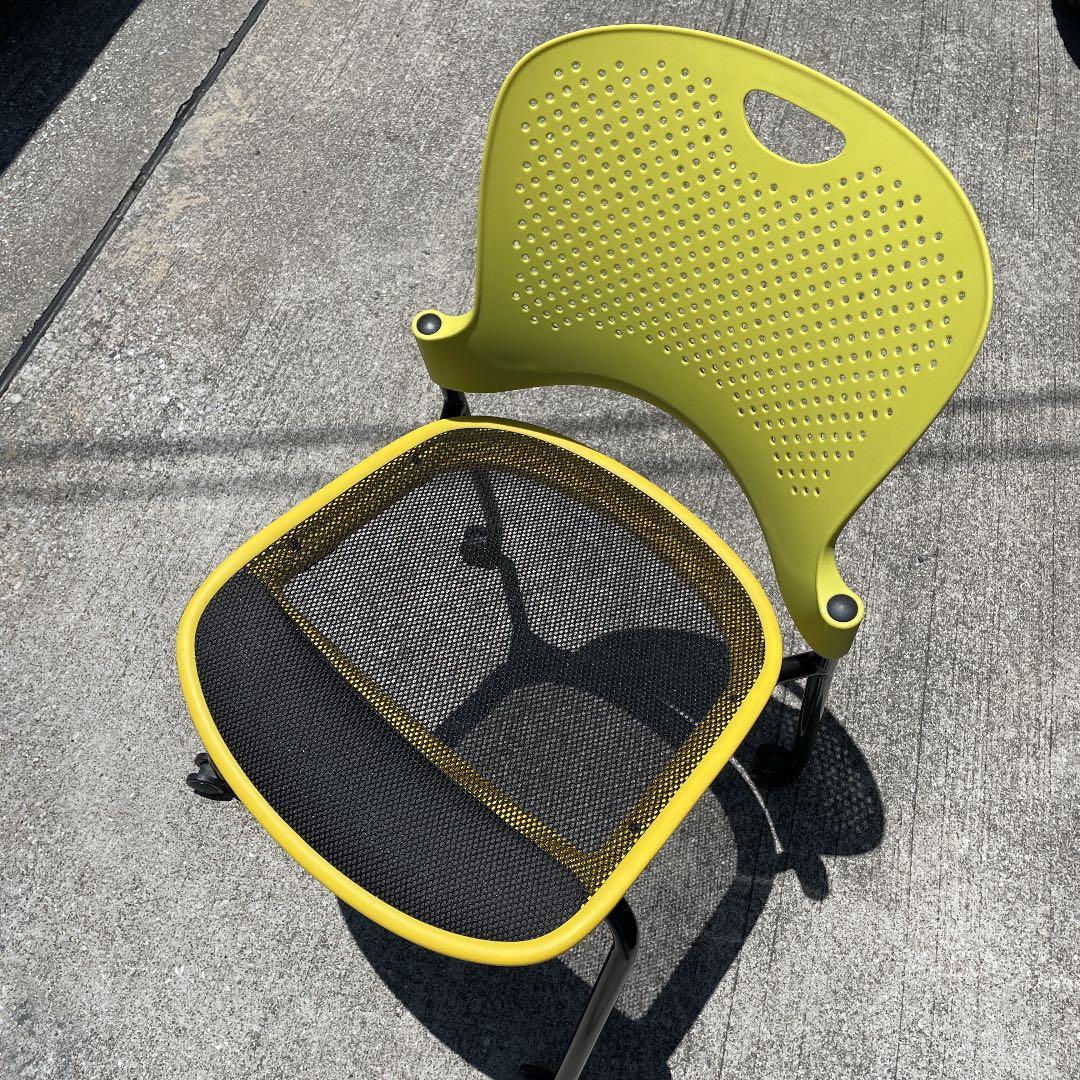 ハーマンミラー　② スタッキングチェア　ケイパーチェア