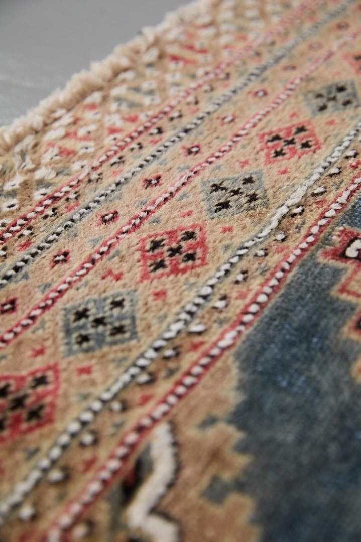 ヴィンテージラグ　トライバルラグ　パキスタン産（113×78cm）青　ベージュ