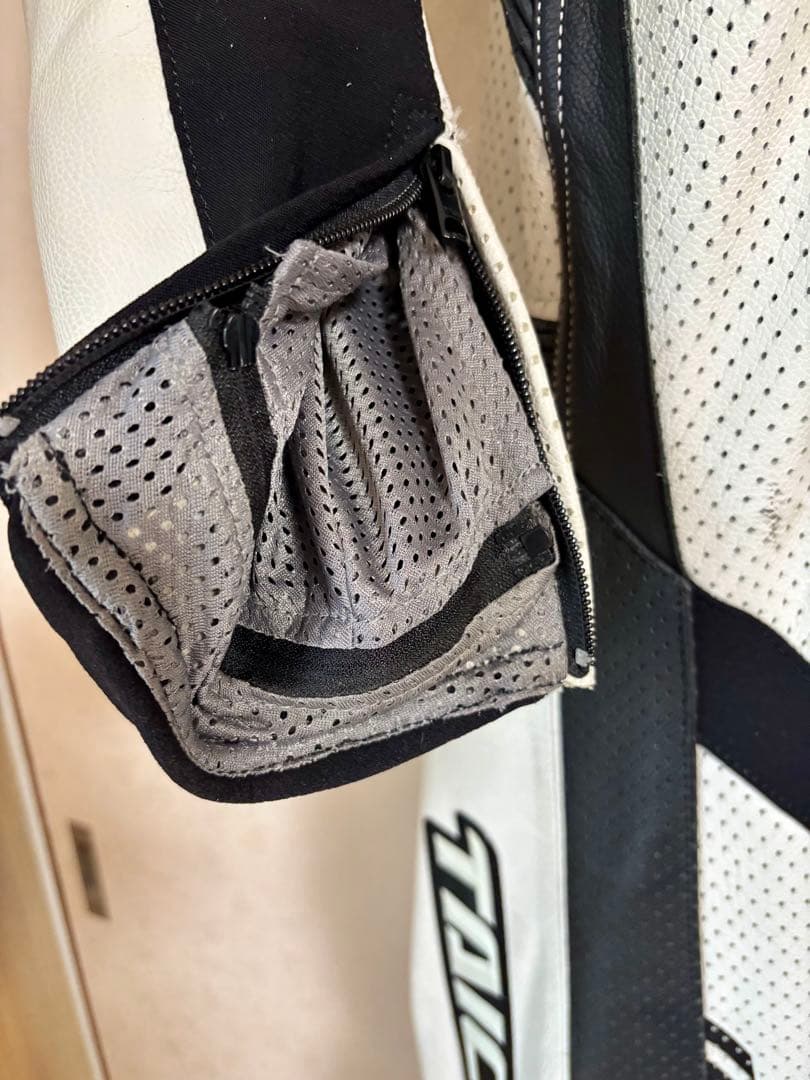 世*和様 RSTAICHI GP-WRX R305 LEATHER SUITサイ