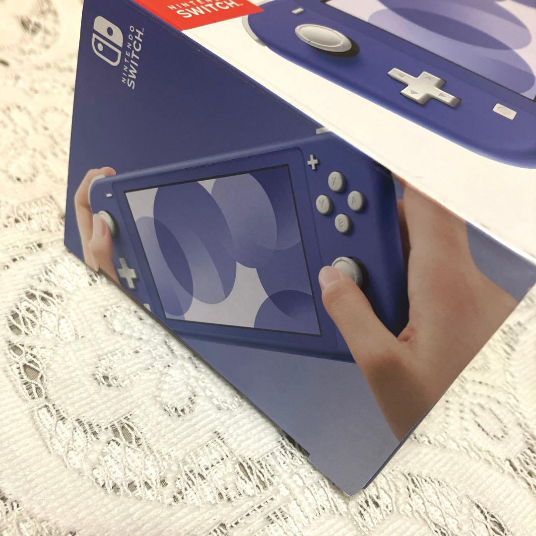 じ*ん様 【美品】SwitchLite 本体 公式キャリングケース付き