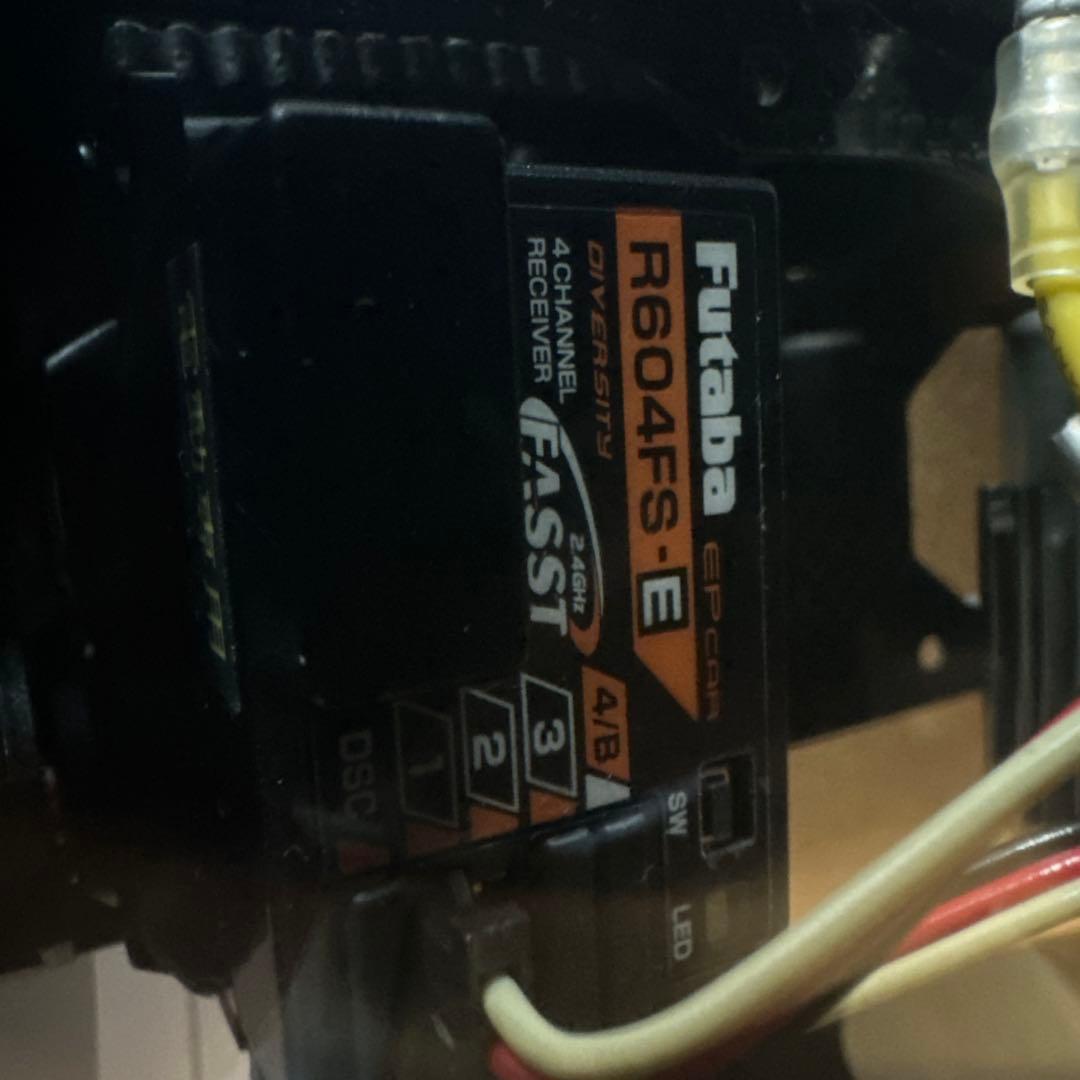 Active A21C SS レッド/ホワイト M-シャーシ