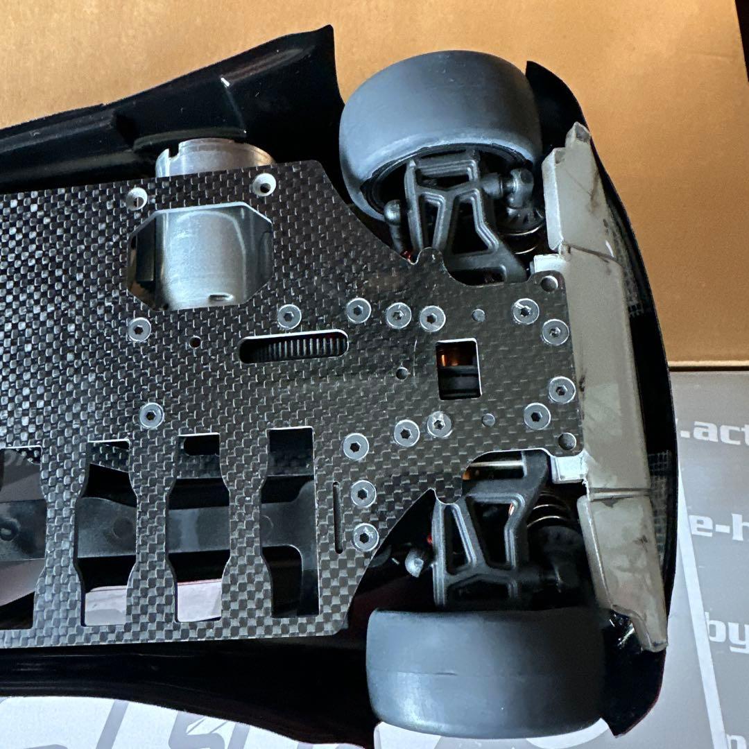 Active A21C SS レッド/ホワイト M-シャーシ