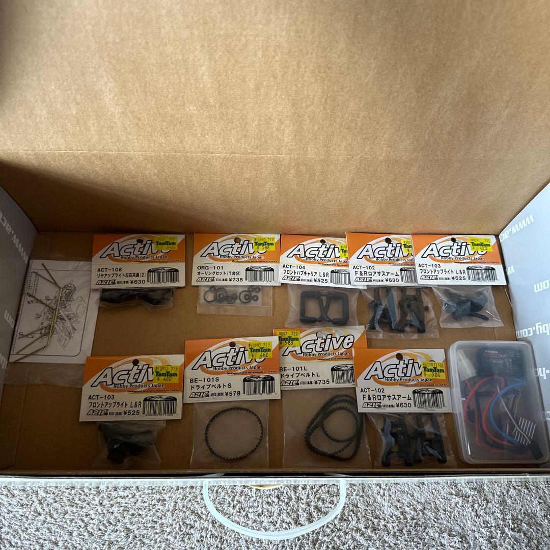 Active A21C SS レッド/ホワイト M-シャーシ