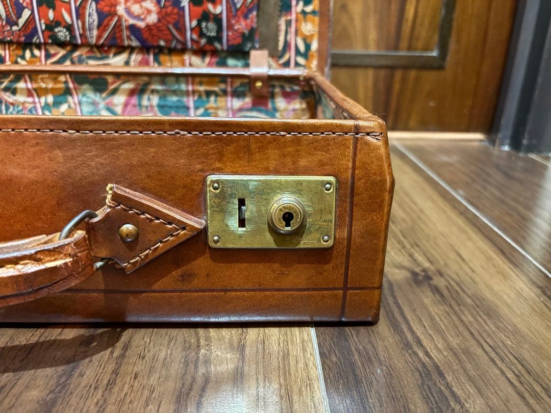 ヴィンテージ　トランク　ルイ・ヴィトン旅行ステッカー